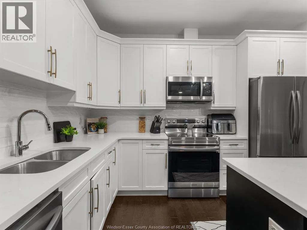 225 LIVINGSTONE CRESCENT Unit# C