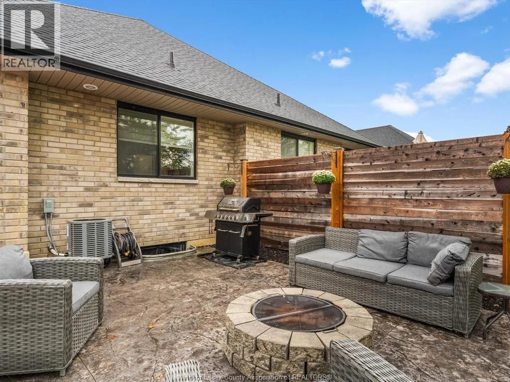 225 LIVINGSTONE CRESCENT Unit# C