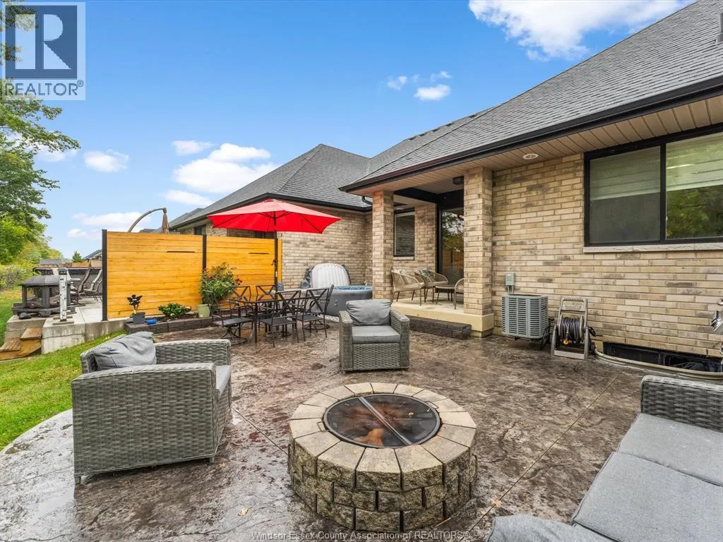 225 LIVINGSTONE CRESCENT Unit# C