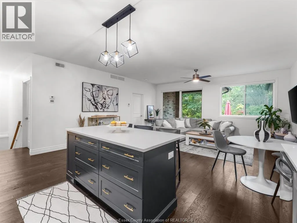 225 LIVINGSTONE CRESCENT Unit# C