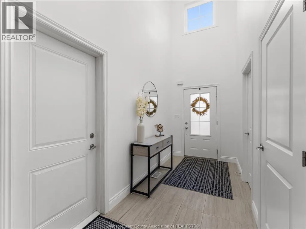 225 LIVINGSTONE CRESCENT Unit# C