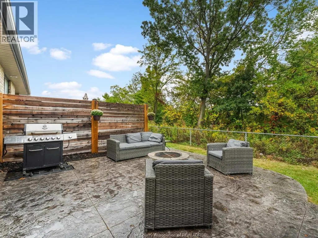 225 LIVINGSTONE CRESCENT Unit# C