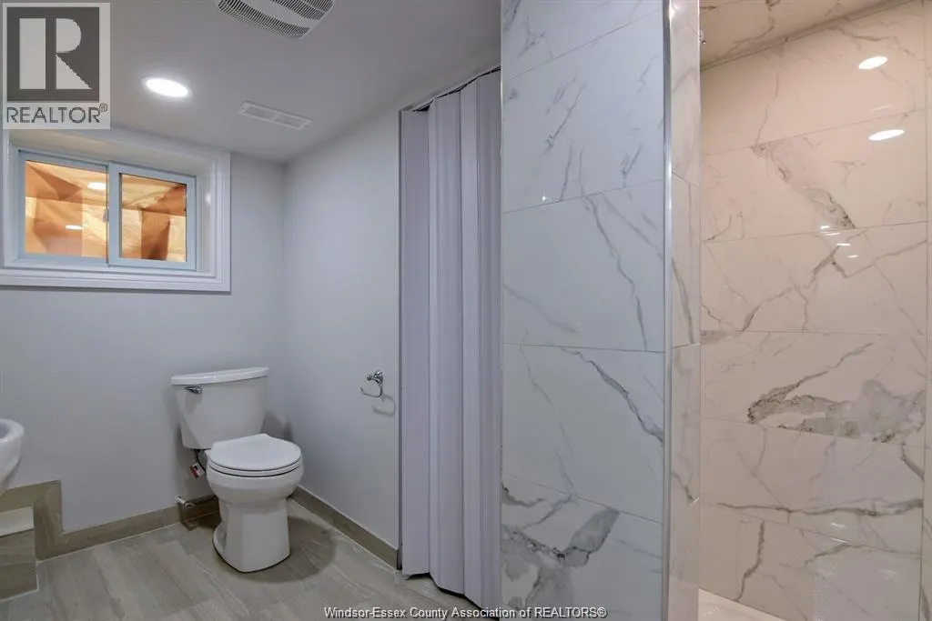 1076 JANETTE AVENUE Unit# LOWER