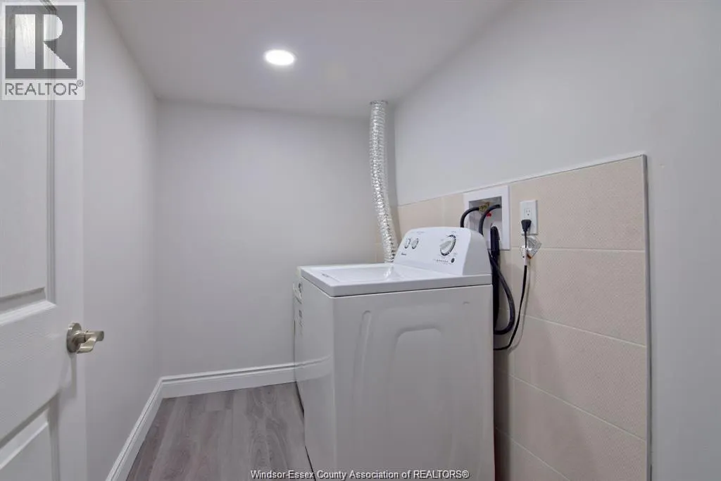 1076 JANETTE AVENUE Unit# LOWER
