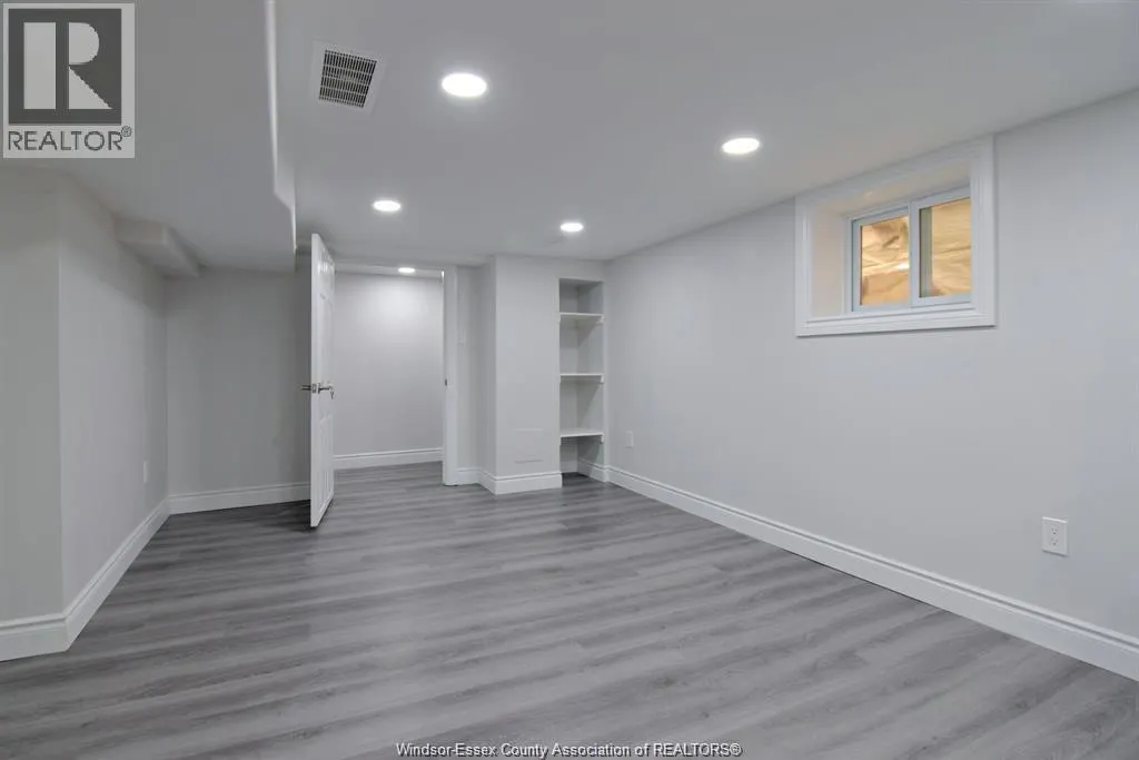 1076 JANETTE AVENUE Unit# LOWER