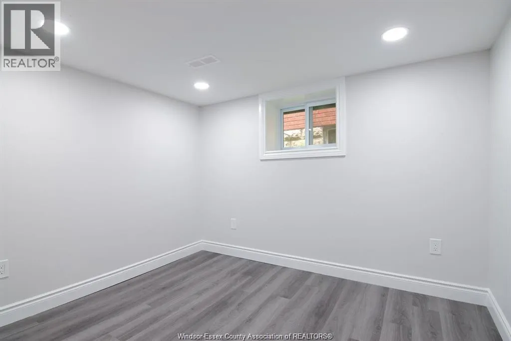 1076 JANETTE AVENUE Unit# LOWER
