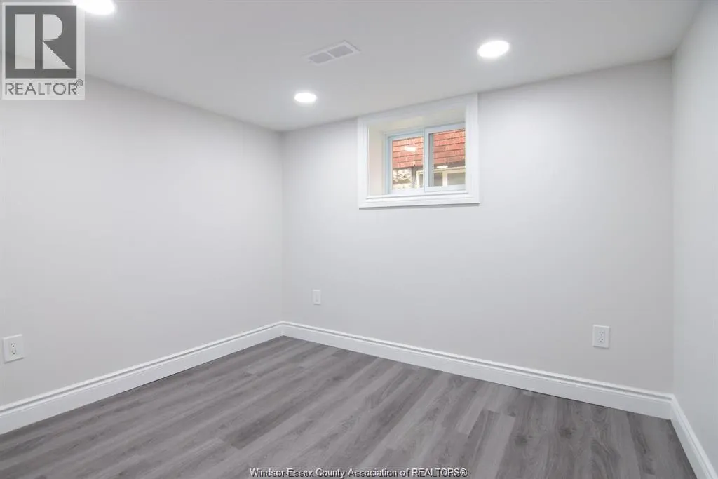 1076 JANETTE AVENUE Unit# LOWER