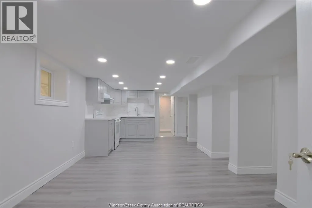 1076 JANETTE AVENUE Unit# LOWER