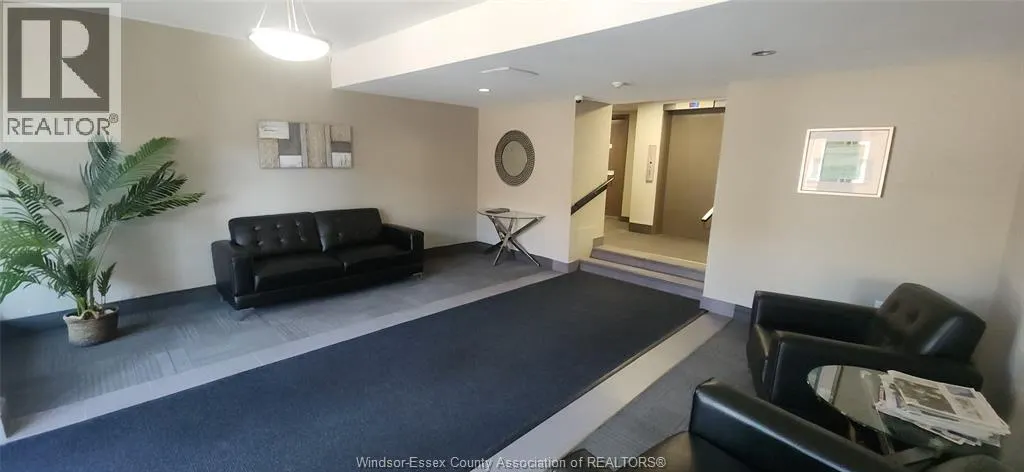 3900 WYANDOTTE STREET East Unit# 513