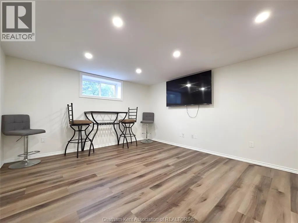 17 Glenmar AVENUE