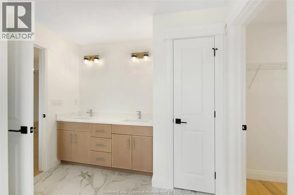 2584 MAYFAIR