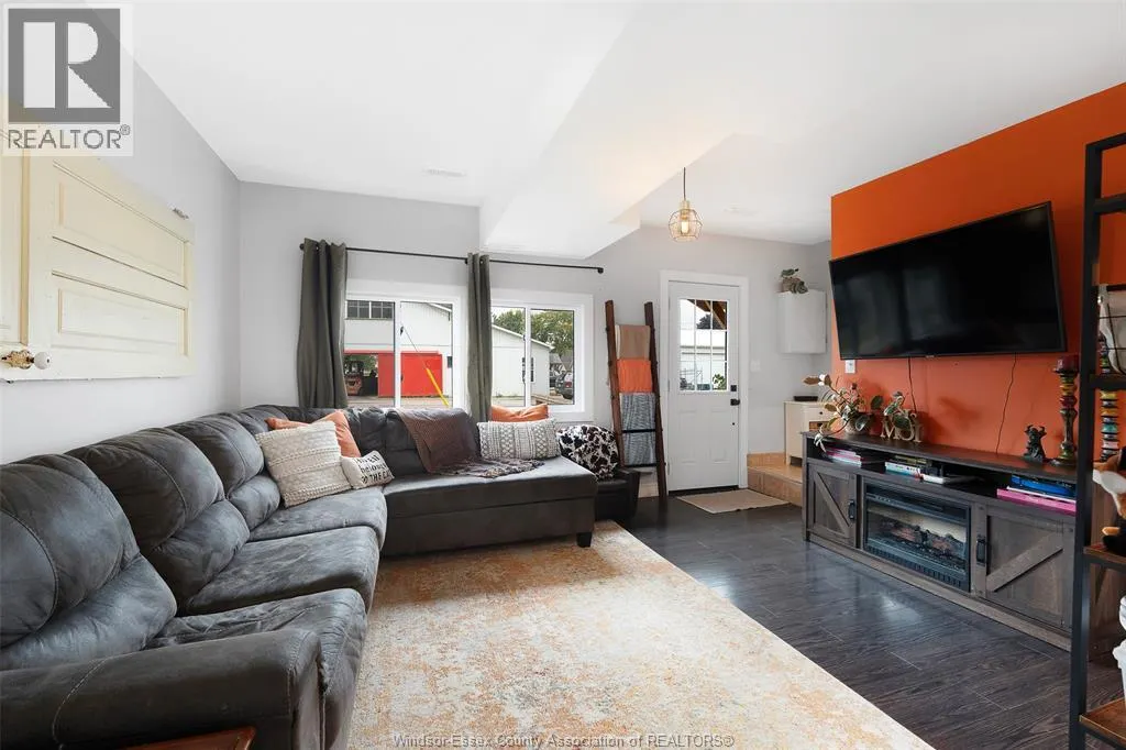 47 WALKER AVE.