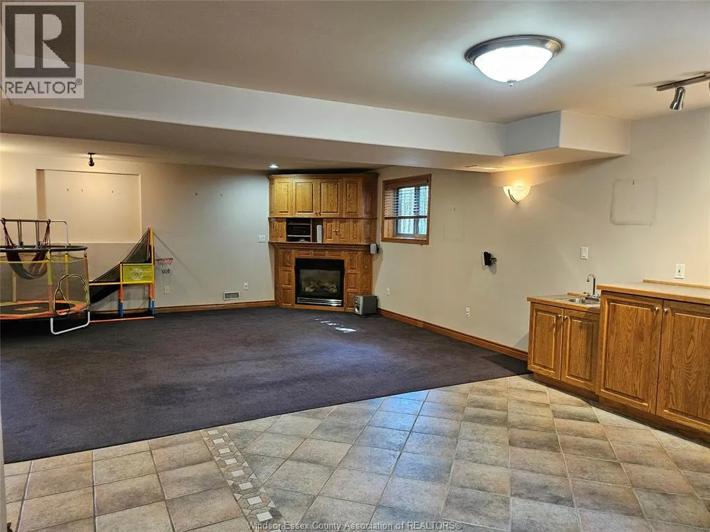 435 MENARD LANE