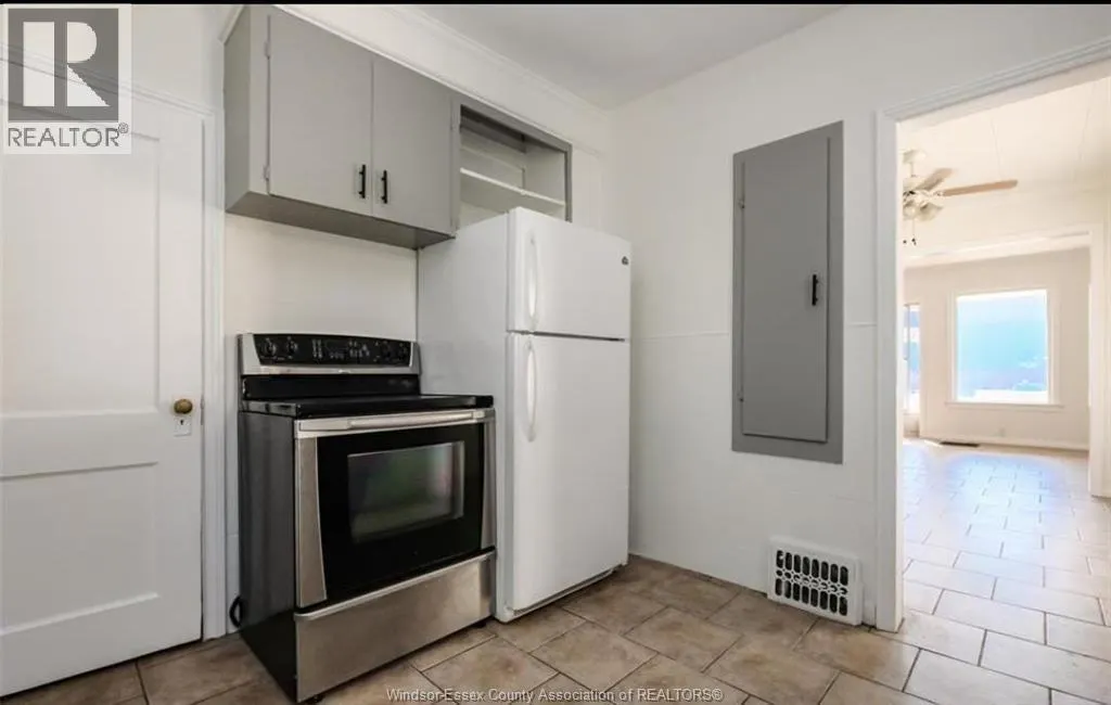 1444 HOWARD