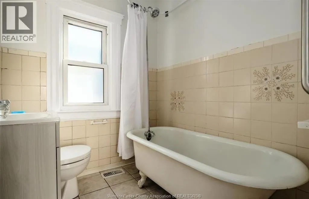1444 HOWARD
