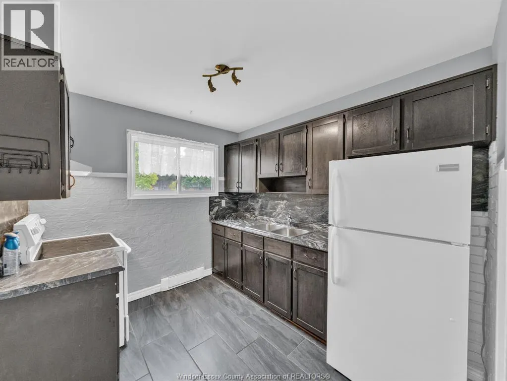 2613 VINE COURT