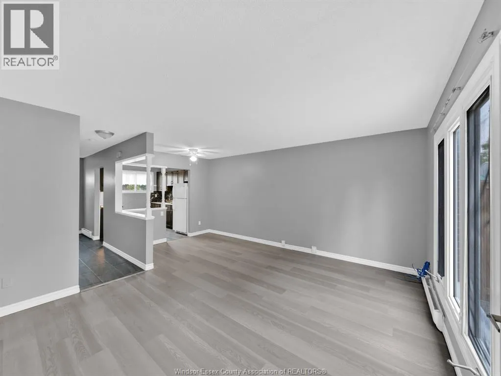 2613 VINE COURT