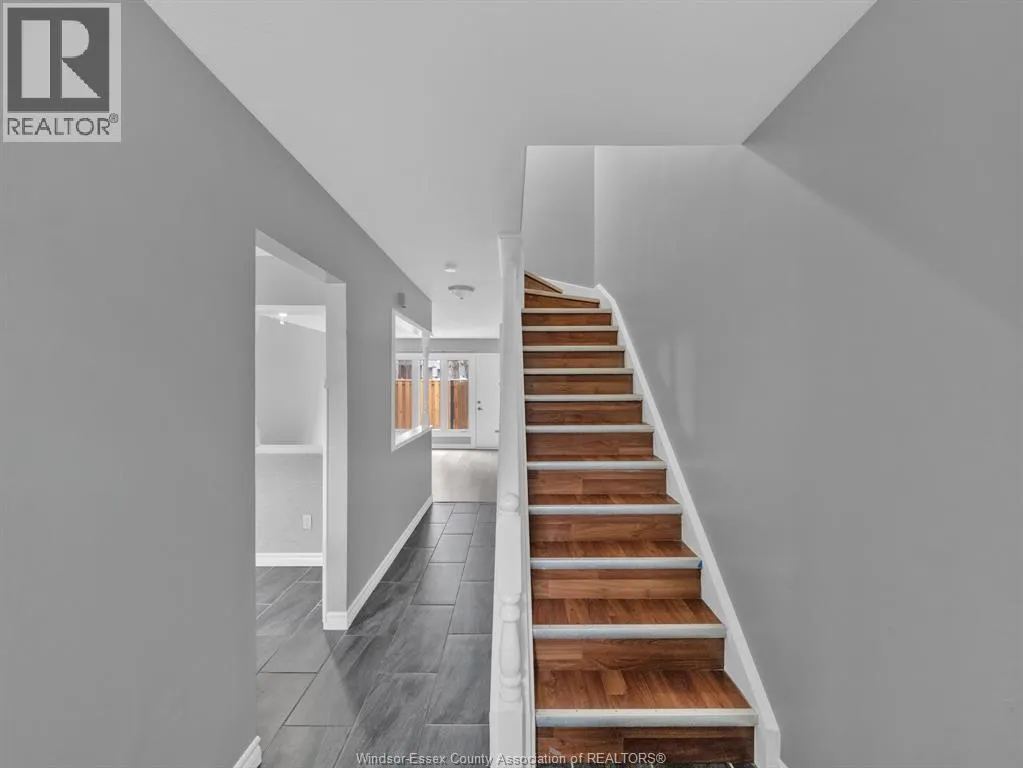 2613 VINE COURT