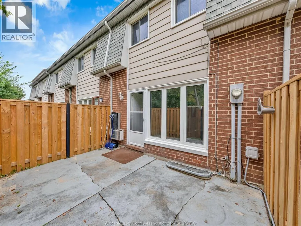 2613 VINE COURT