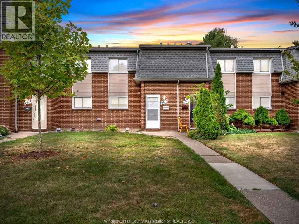2613 VINE COURT