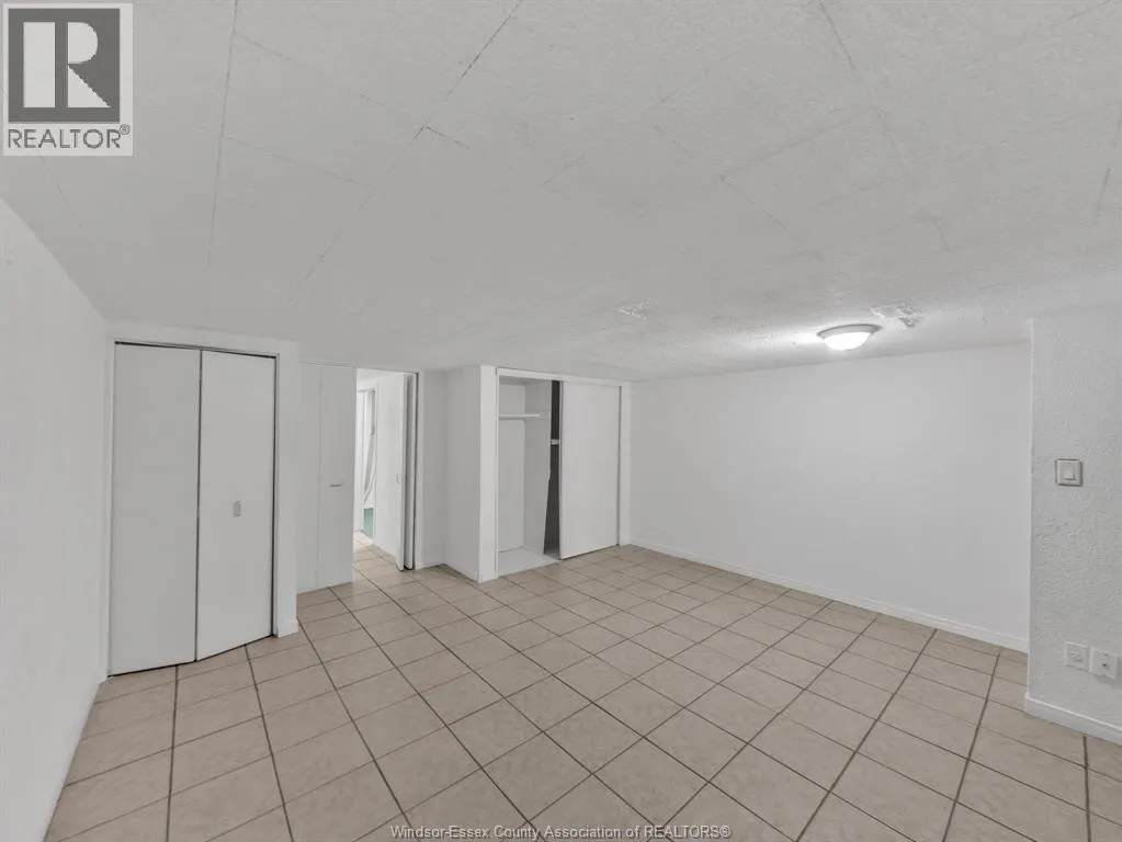 2613 VINE COURT