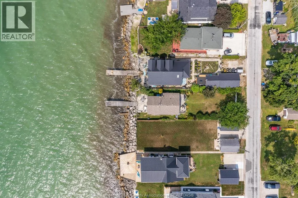 499 LAKESIDE DRIVE