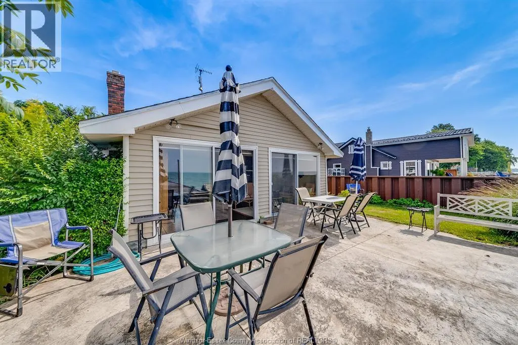 499 LAKESIDE DRIVE