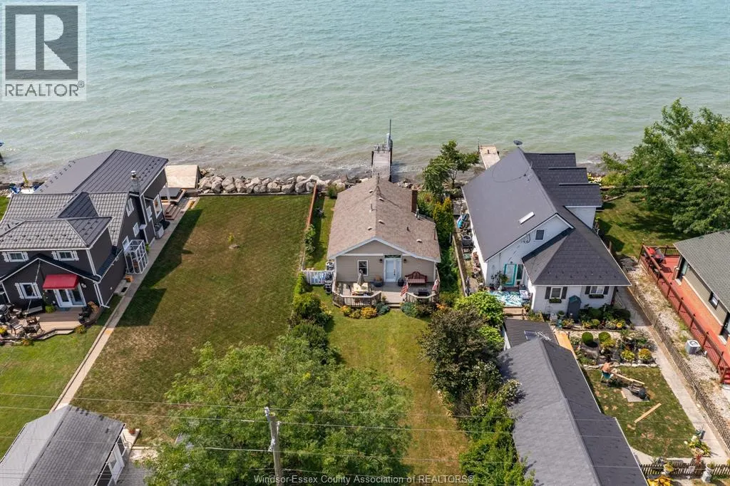 499 LAKESIDE DRIVE