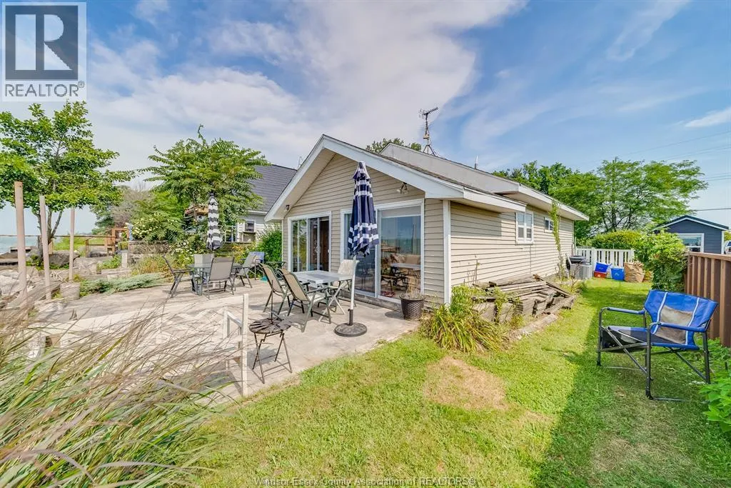 499 LAKESIDE DRIVE