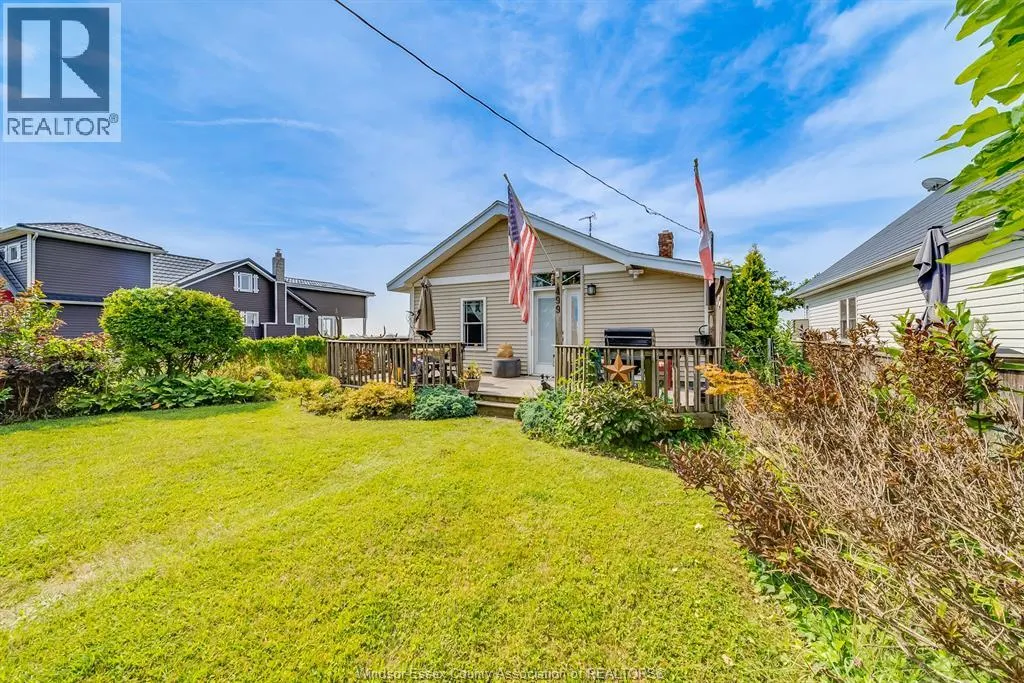 499 LAKESIDE DRIVE