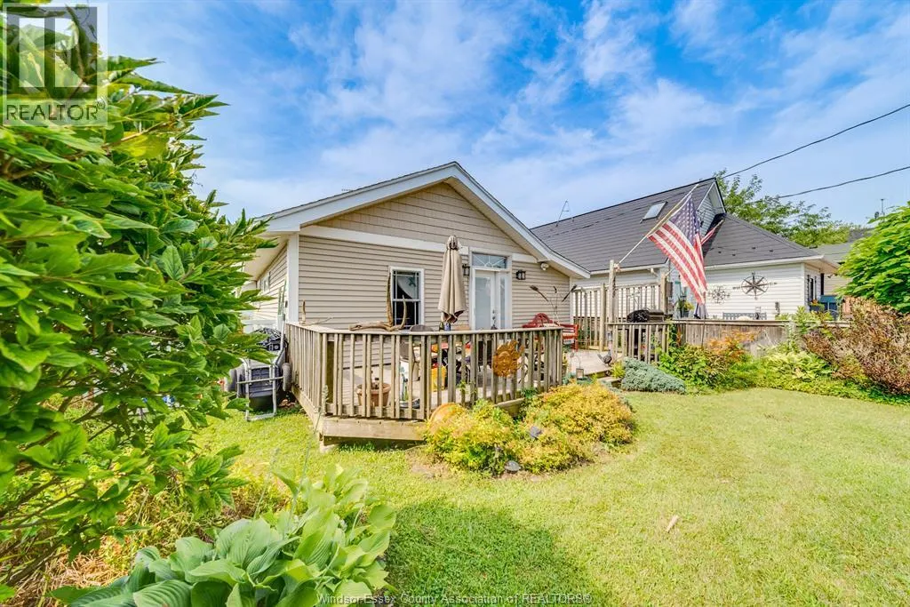 499 LAKESIDE DRIVE