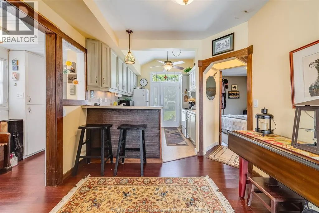 499 LAKESIDE DRIVE