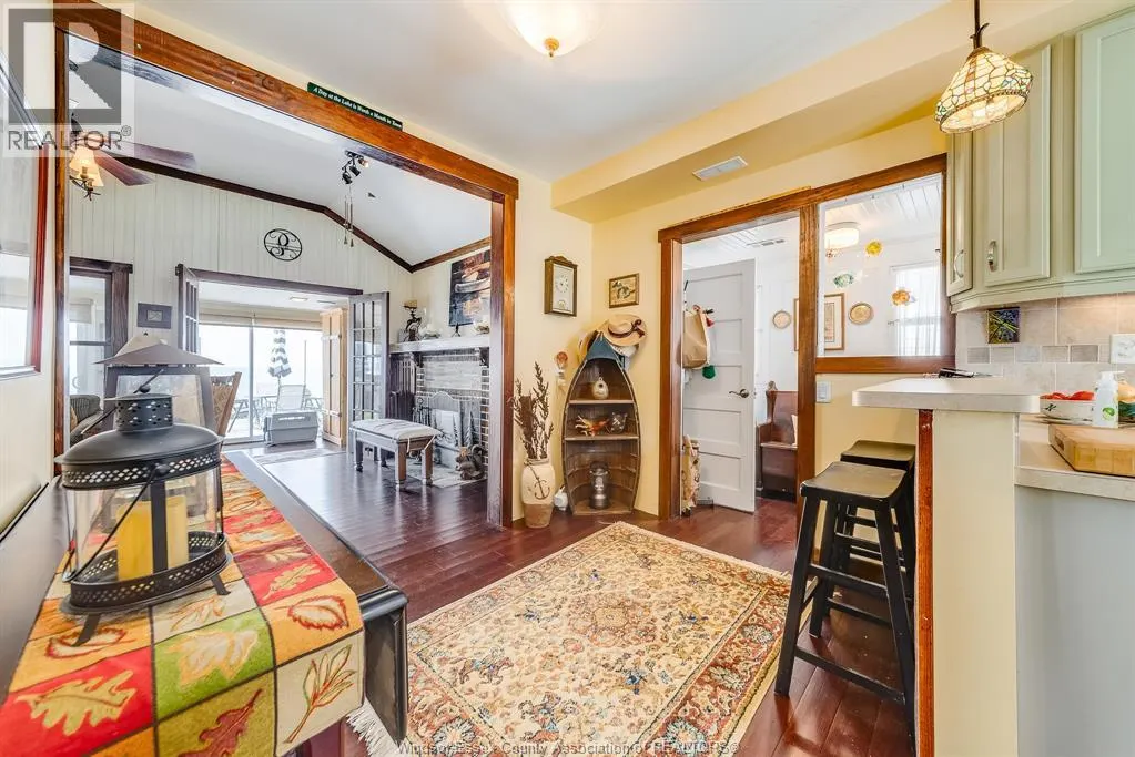 499 LAKESIDE DRIVE