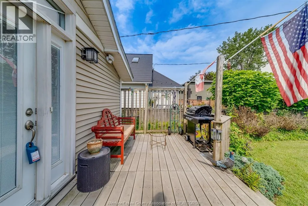 499 LAKESIDE DRIVE