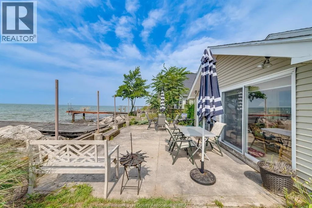 499 LAKESIDE DRIVE