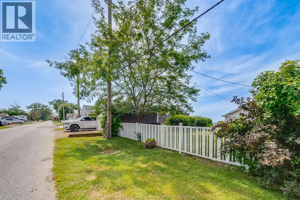 499 LAKESIDE DRIVE