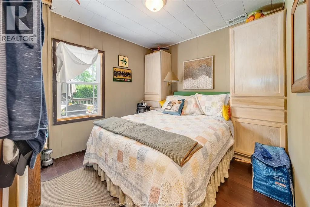 499 LAKESIDE DRIVE