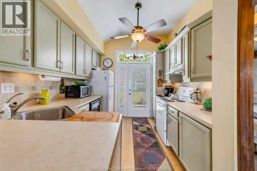 499 LAKESIDE DRIVE