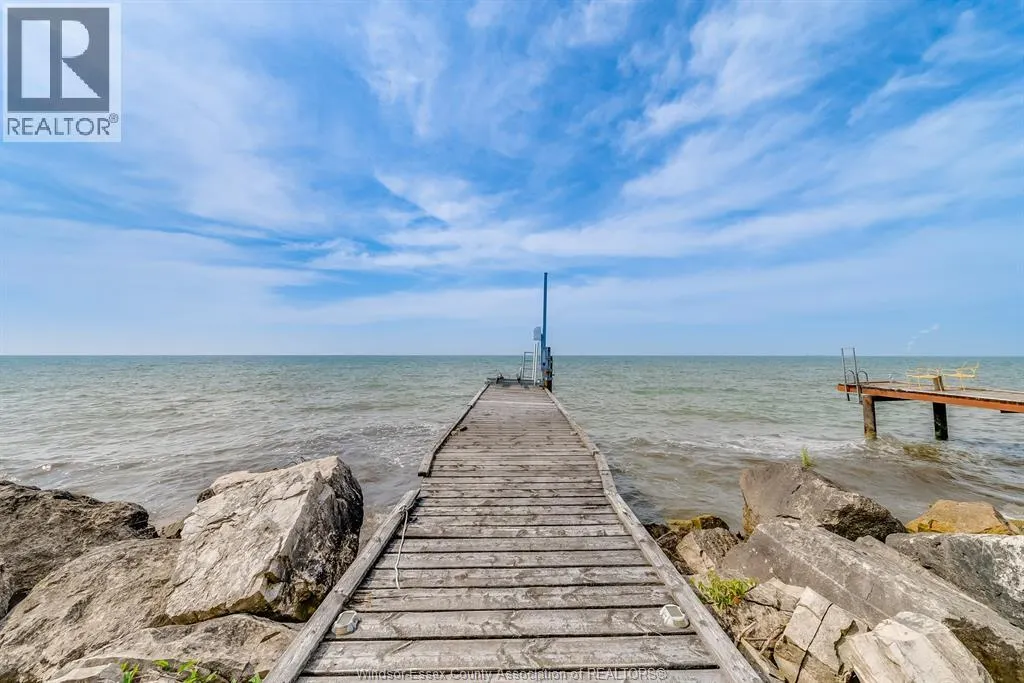 499 LAKESIDE DRIVE