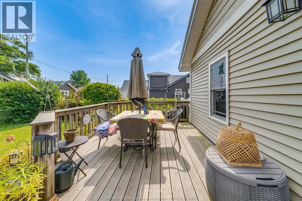 499 LAKESIDE DRIVE