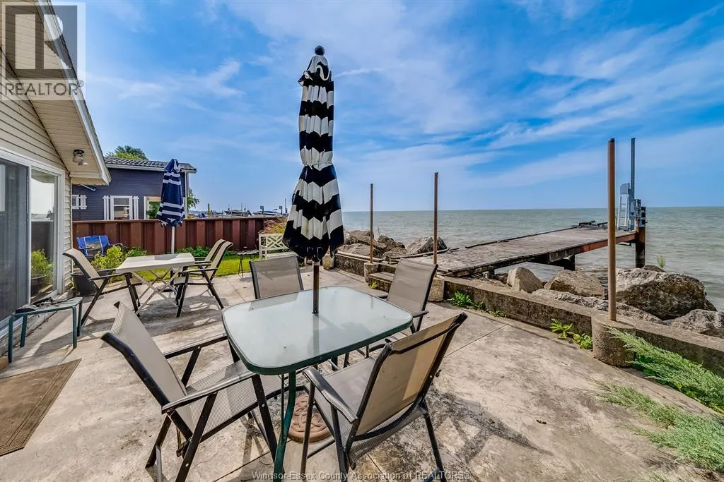 499 LAKESIDE DRIVE