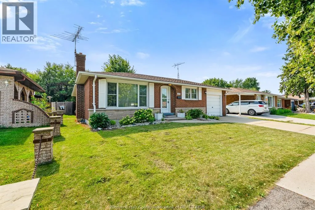 2891 FOREST GLADE