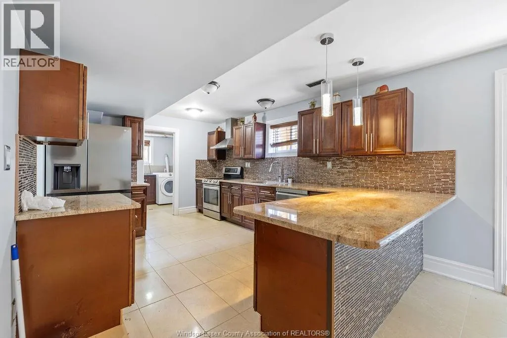 707 SARAH COURT Unit# LOWER