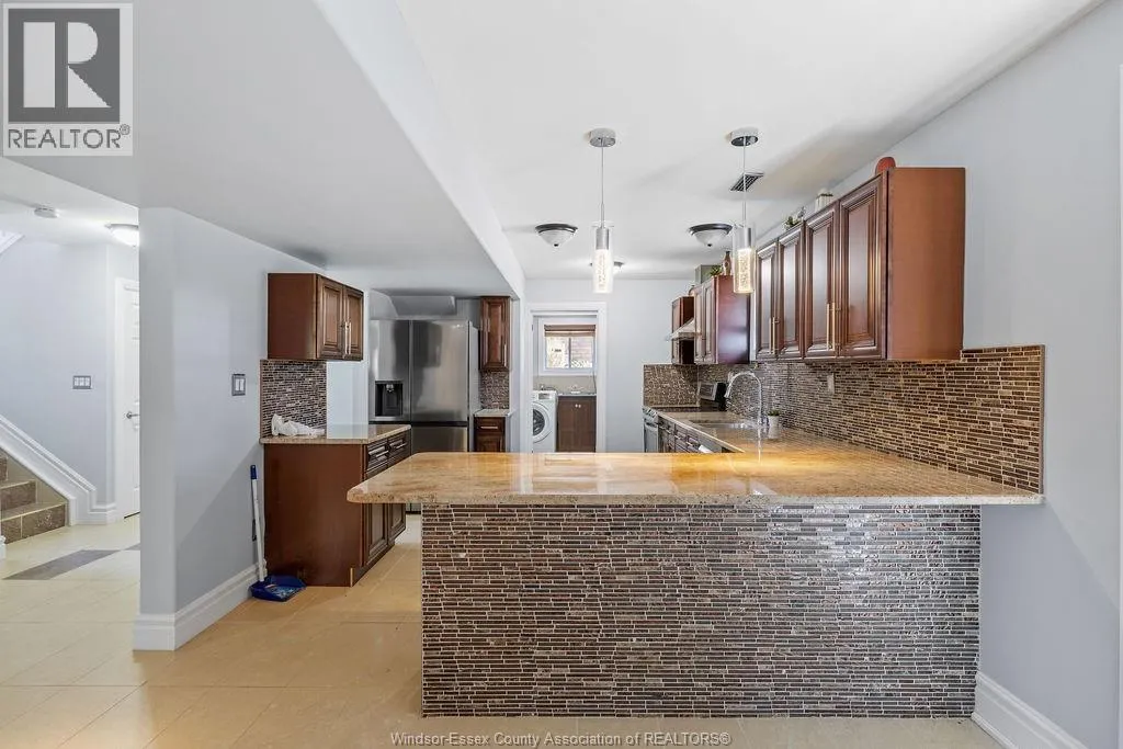 707 SARAH COURT Unit# LOWER