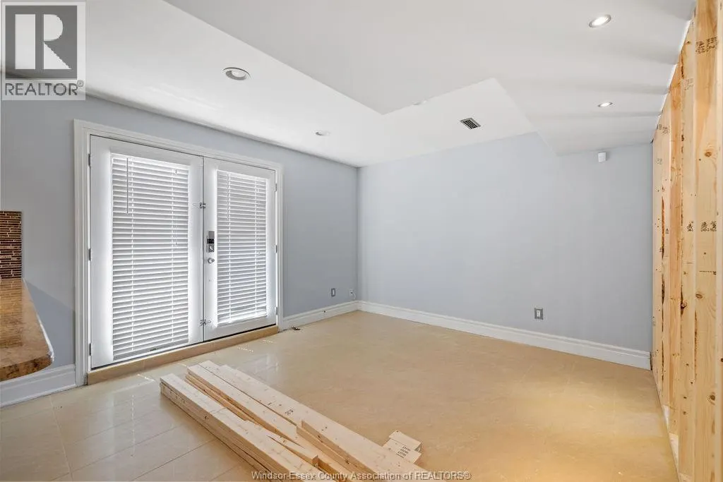 707 SARAH COURT Unit# LOWER