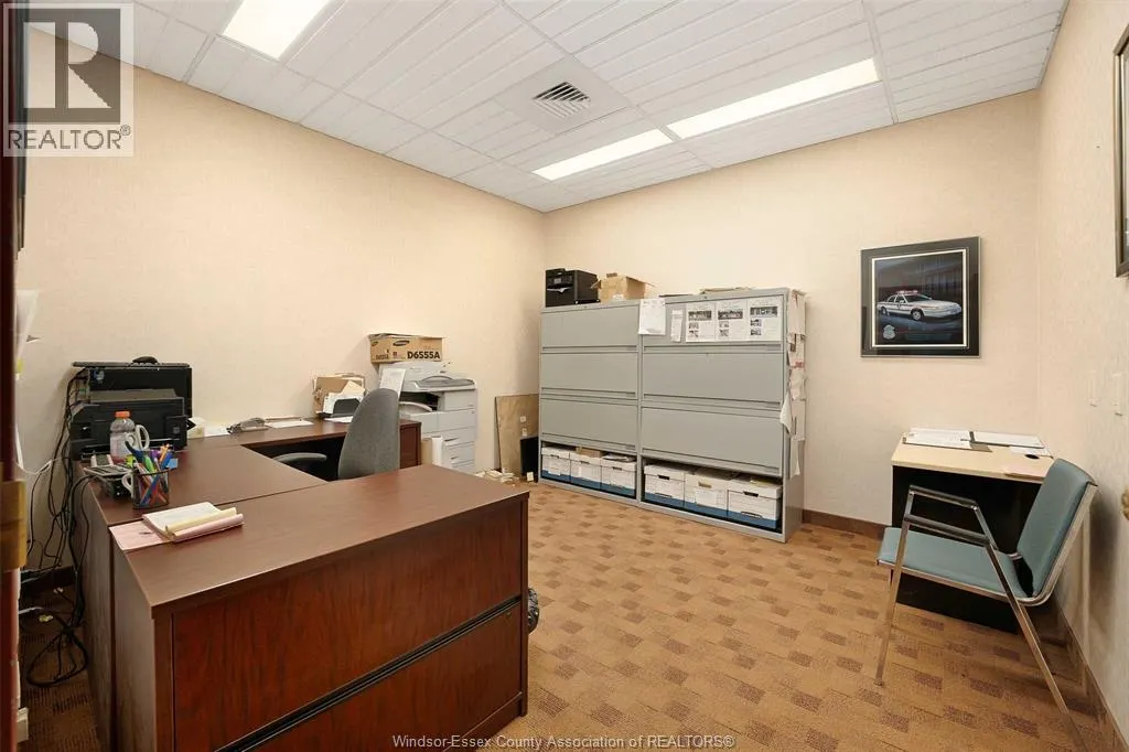 800 UNIVERSITY AVENUE West