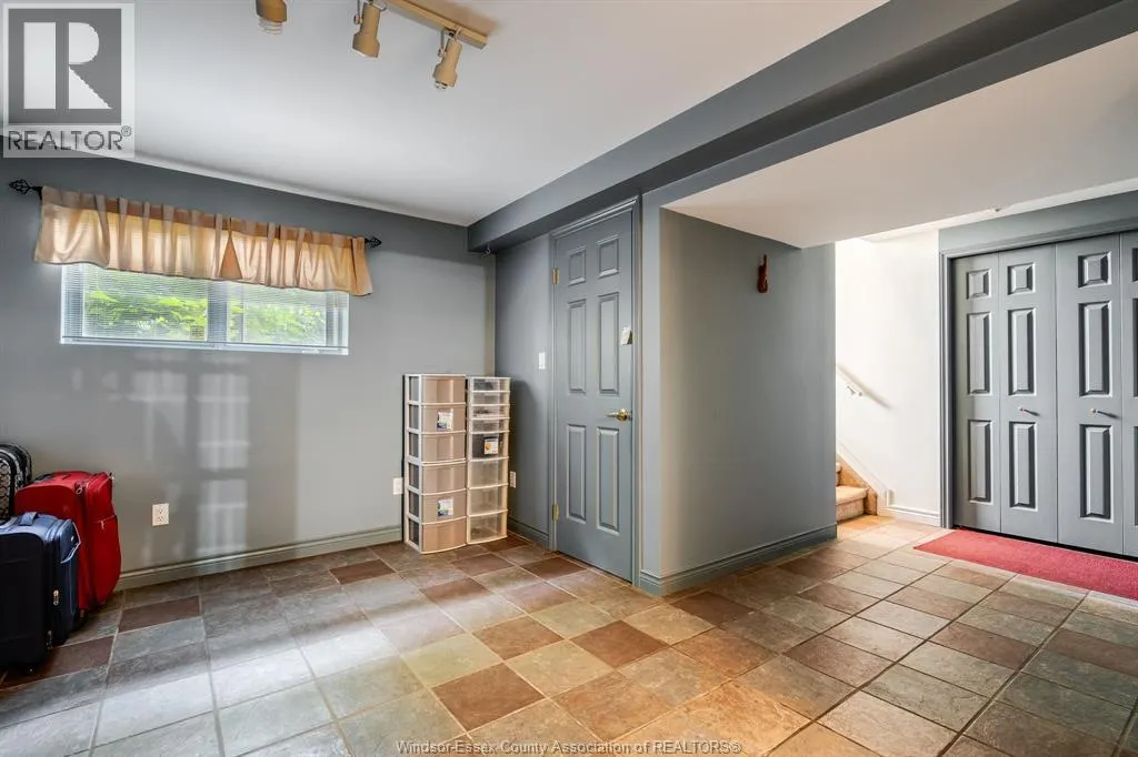 730 Cabana ROAD East