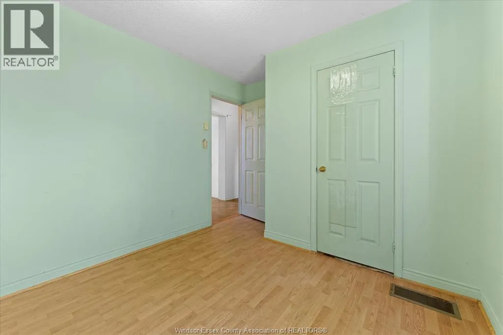 192 LAKESHORE DRIVE