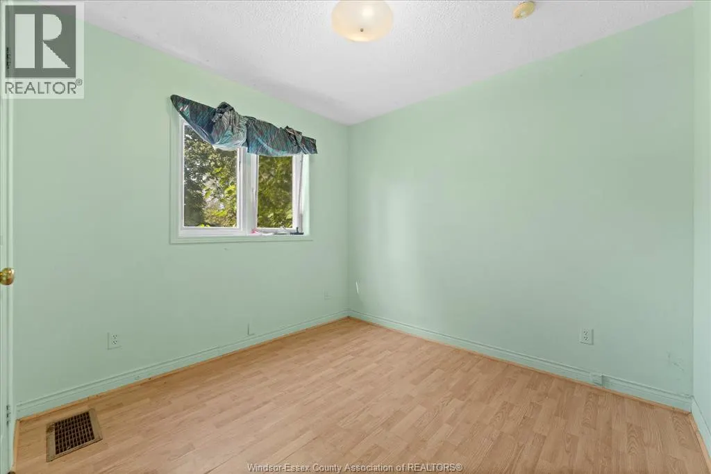 192 LAKESHORE DRIVE