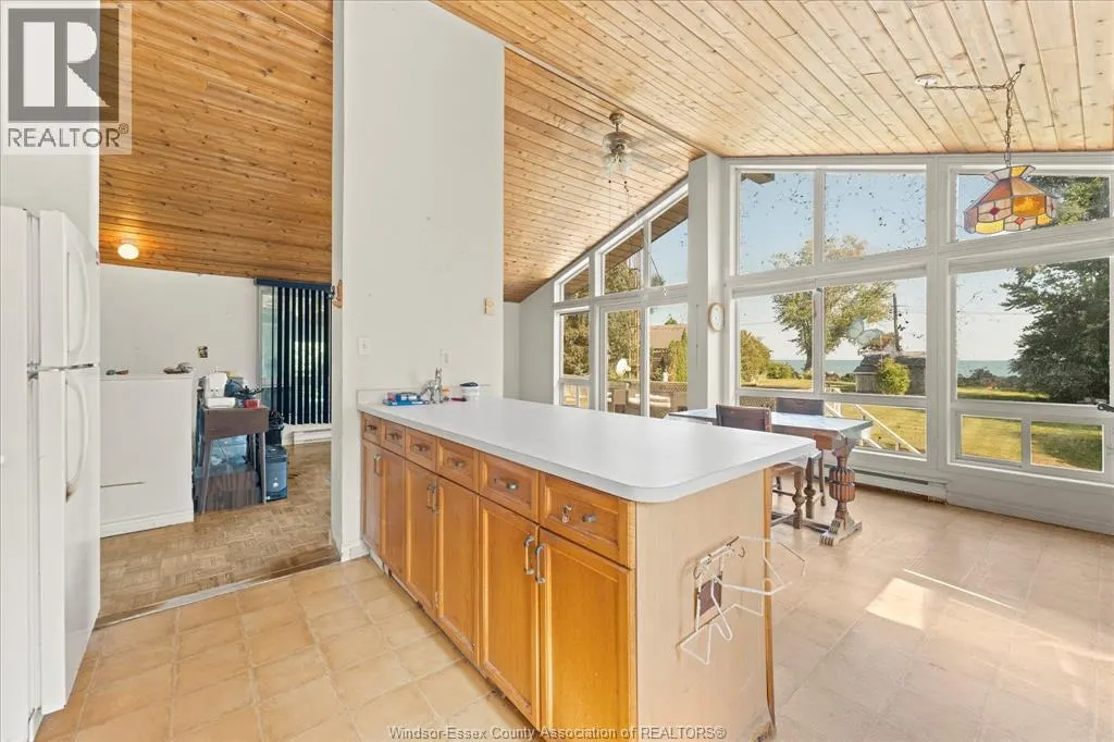 192 LAKESHORE DRIVE